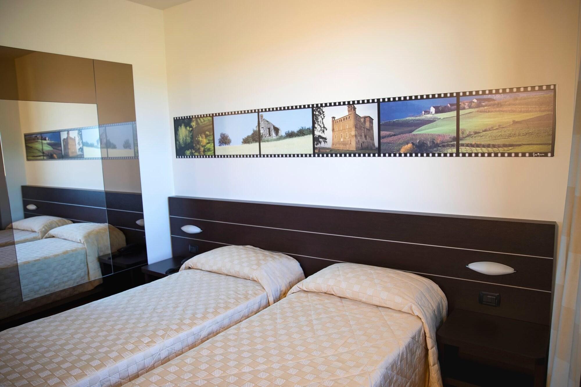 Castahotel Castagnito Exteriér fotografie