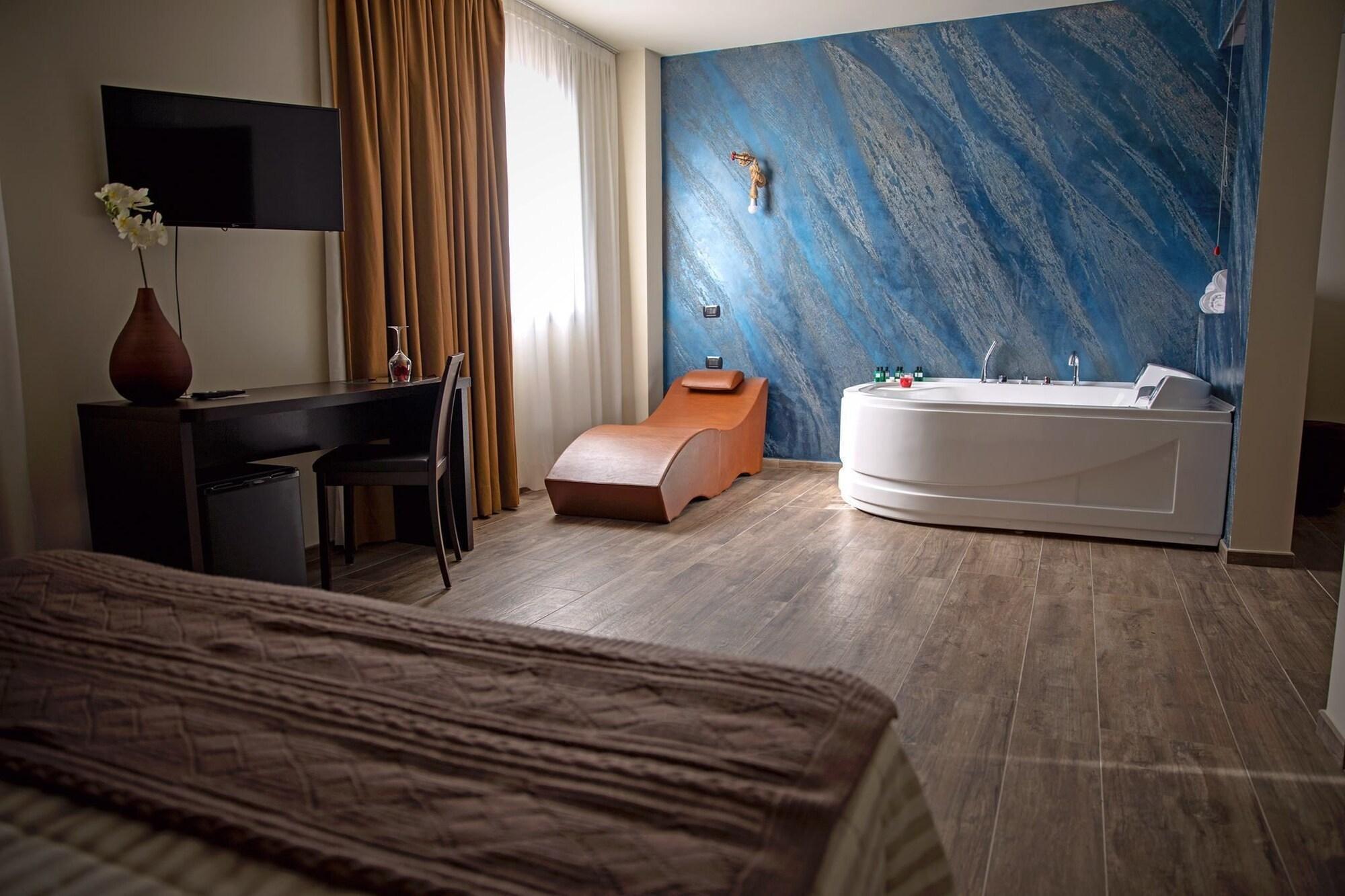 Castahotel Castagnito Exteriér fotografie
